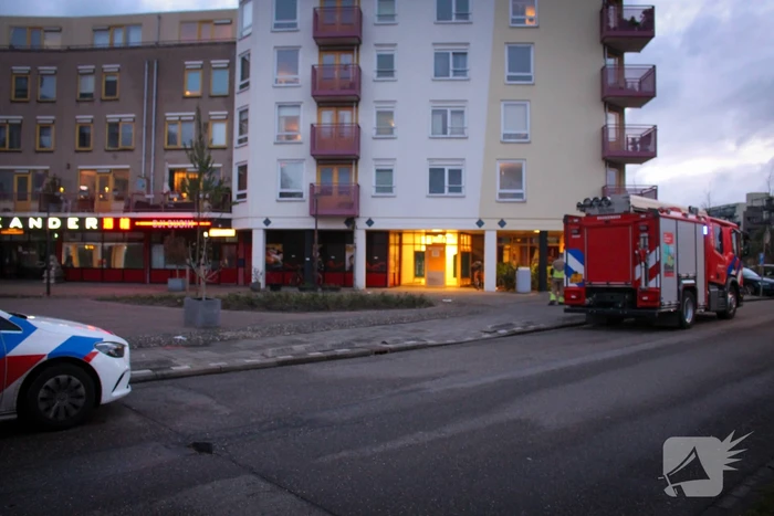 Brandweer zoekt oorzaak van vreemde lucht