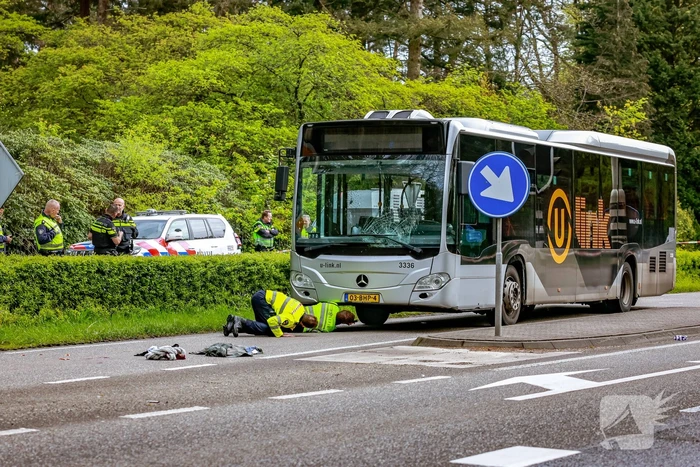 Persoon gewond bij botsing met lijnbus