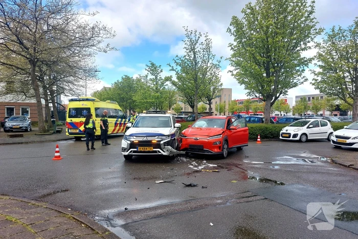 Handhavers betrokken bij auto-ongeluk