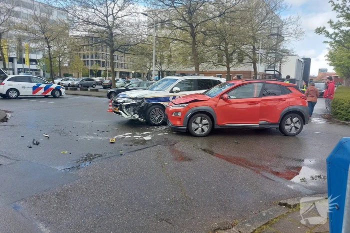 Handhavers betrokken bij auto-ongeluk