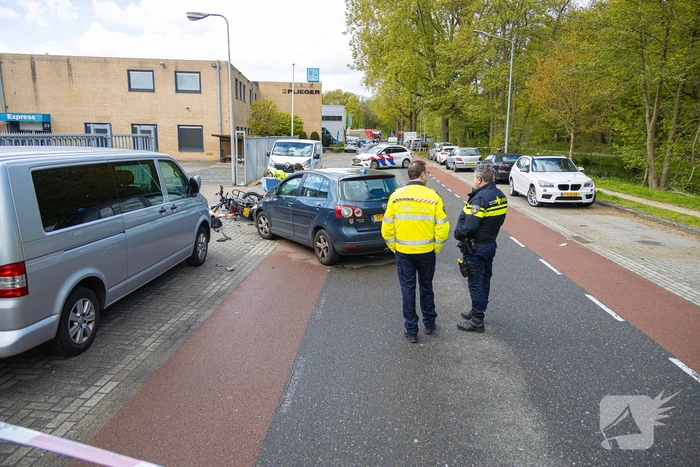 Motorrijder naar ziekenhuis na botsing