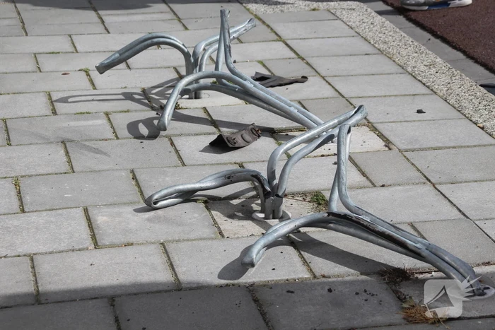Automobilist richt ravage aan bij ongeval
