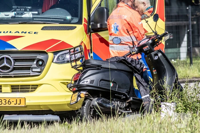 Scooterrijder aangereden door auto