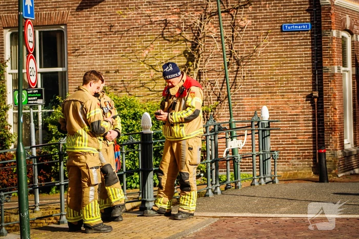 Brandweer onderzoekt bubbels in water
