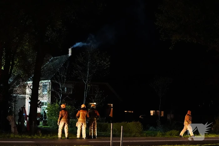 Veel rook bij schoorsteenbrand