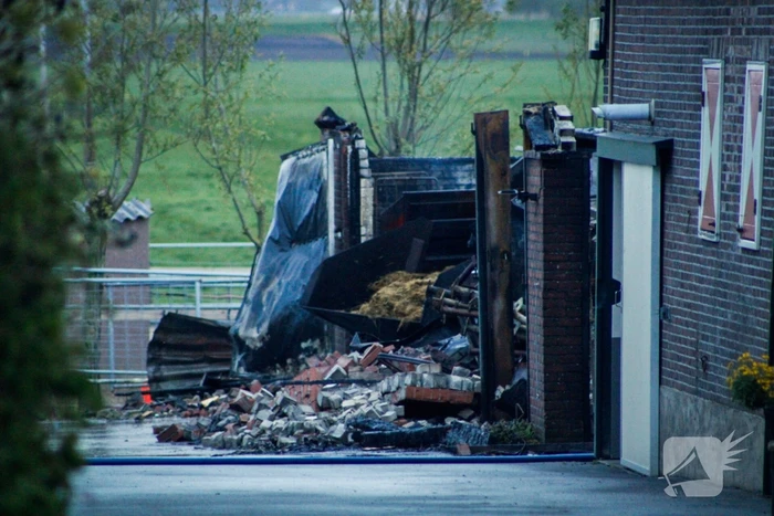 Enorme schade na verwoestende brand in stal