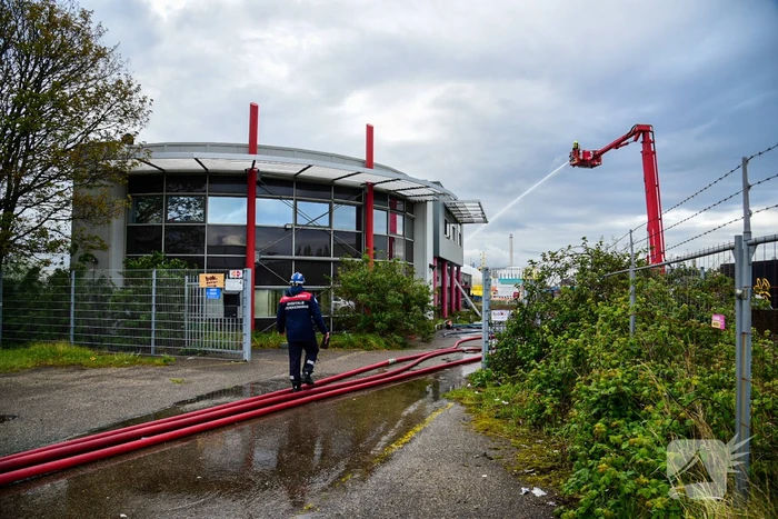 NL-alert afgegeven voor grote brand in industriepand