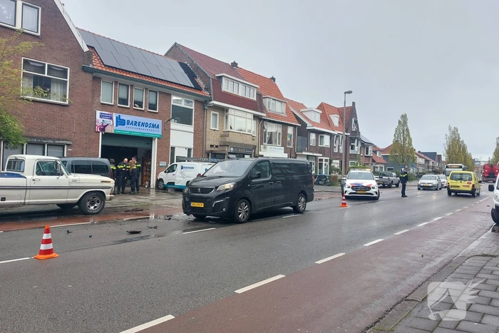 Veel schade bij ongeval tussen twee busjes