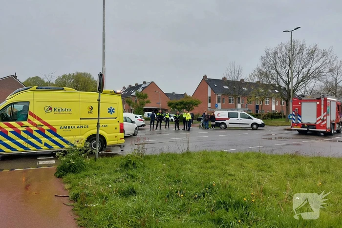 Voertuigen zwaar beschadigd na ongeval op kruising