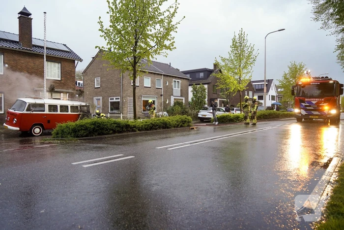 Camperbus zwaar beschadigd door brand