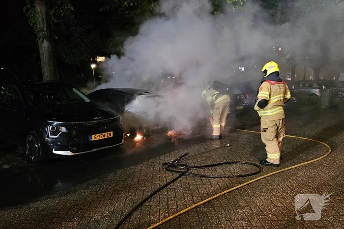 Auto volledig verwoest door brand