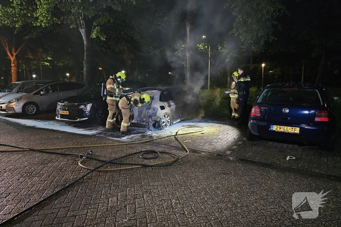 Auto volledig verwoest door brand