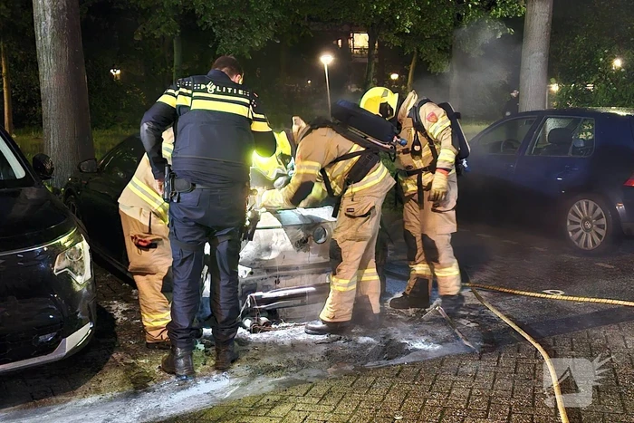 Auto volledig verwoest door brand