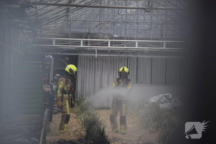 Brand in kas veroorzaakt veel rookontwikkeling