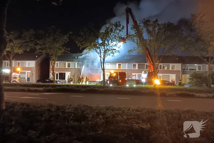 Vlammenzee, enorme ravage en zwaargewonde in woning na explosie in meterkast