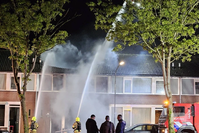 Vlammenzee, enorme ravage en zwaargewonde in woning na explosie in meterkast