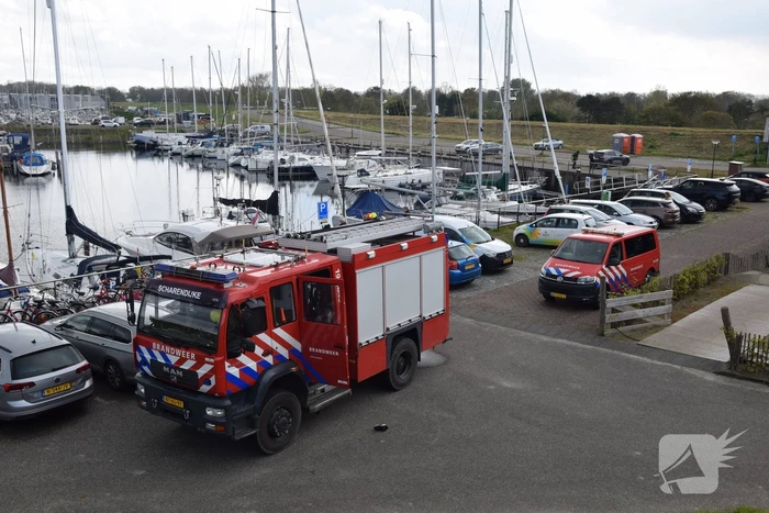 Rookontwikkeling op motorboot in jachthaven zorgt voor brandweerinzet
