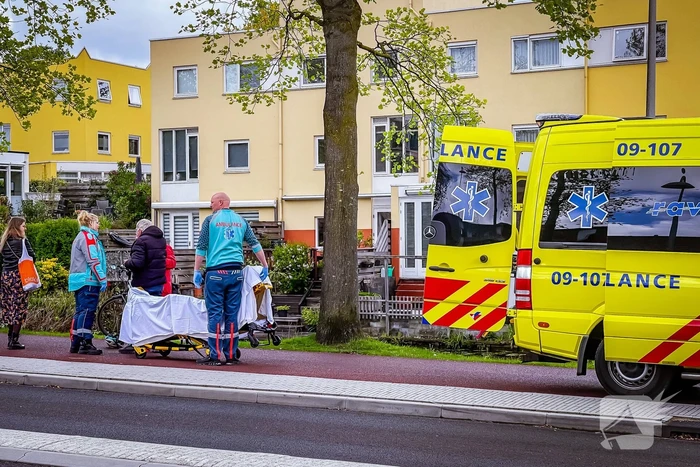 Fietsster komt lelijk ten val