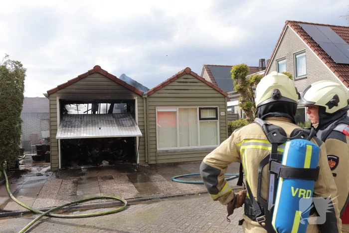 Uitslaande brand in garagebox