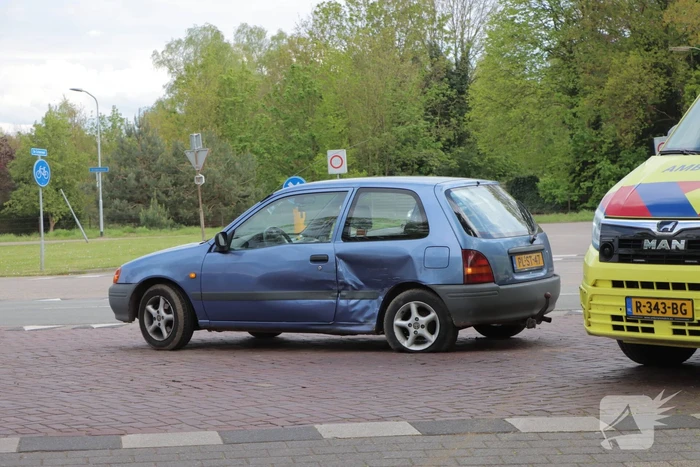 Flinke schade na botsing tussen auto's
