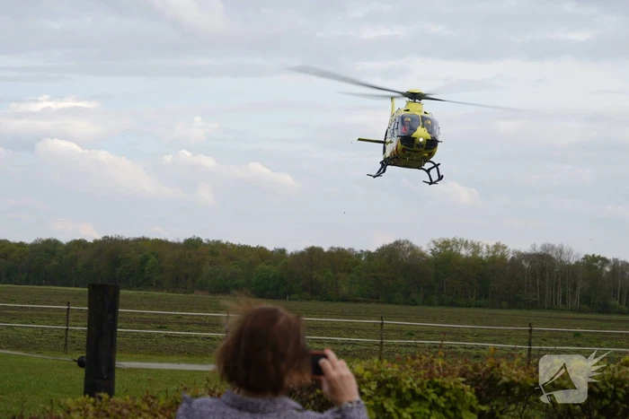 Man ernstig gewond na val van trap, inzet traumahelikopter trekt bekijks