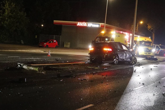 Grote ravage na ernstig ongeval op kruispunt
