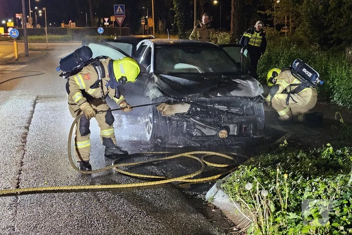 Wederom voertuig verwoest door brand
