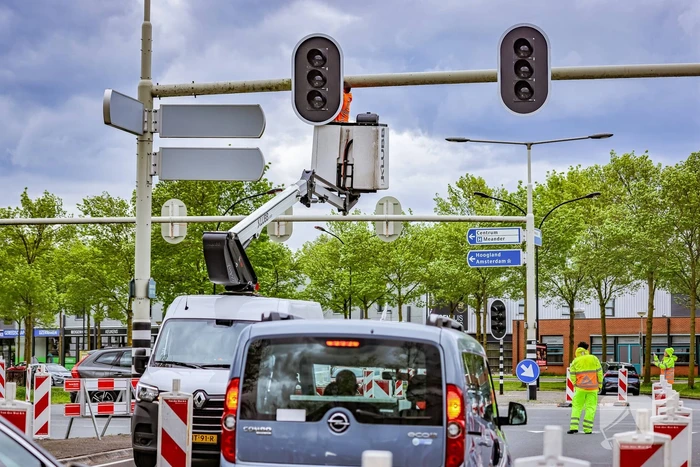 Nog dagen lang hinder na verkeersongeval op kruising