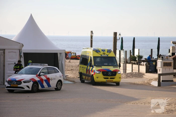 Zwemmer in ernstige toestand uit zee gered