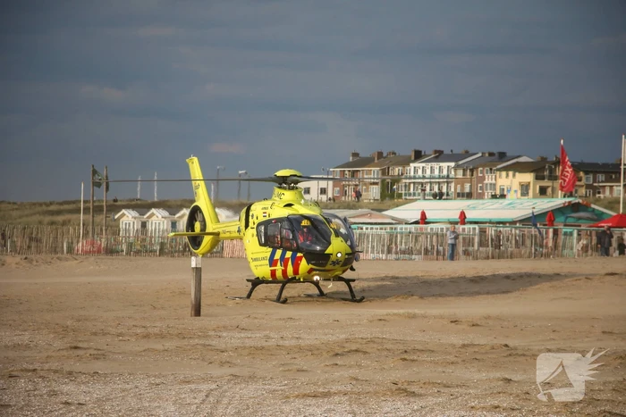 Zwemmer in ernstige toestand uit zee gered