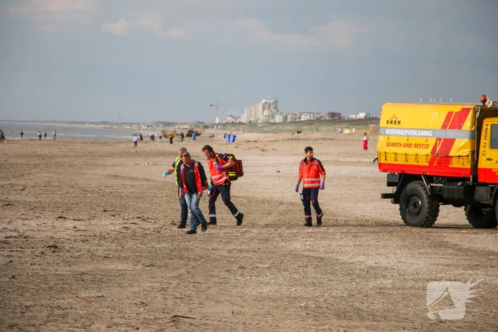 Zwemmer in ernstige toestand uit zee gered