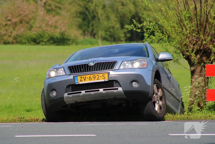 Personenauto geramd door bestelbus