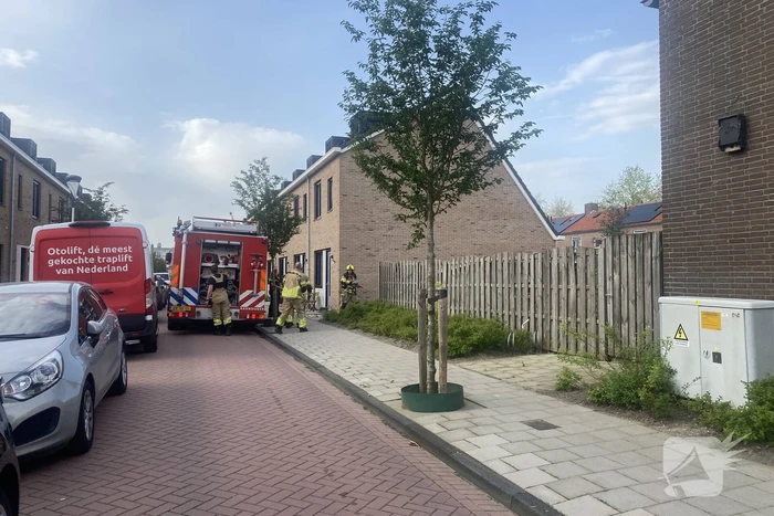 Persoon ademt rook in nadat pan smeulde