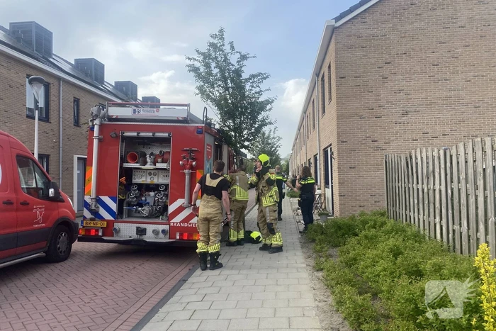 Persoon ademt rook in nadat pan smeulde