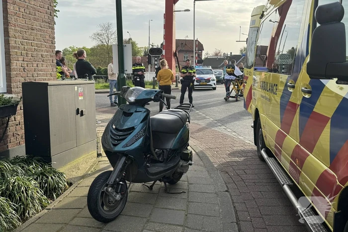 Scooter en fietser botsen en raken zwaargewond