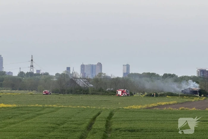 Uitslaande brand in verlaten schuur