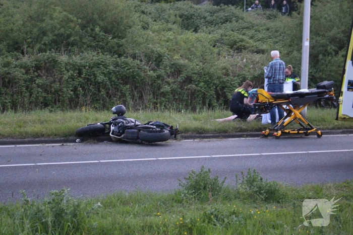Motorrijder ernstig gewond na eenzijdig ongeval