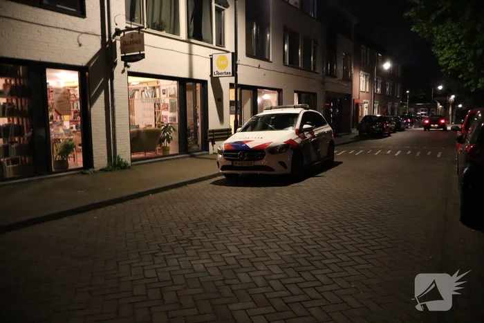 Politie doet onderzoek naar overval melding bij boekencafe