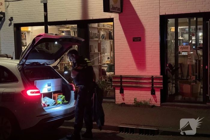 Politie doet onderzoek naar overval melding bij boekencafe