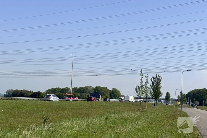 Twee gewonden bij kop-staart aanrijding