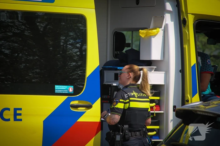 Brommerrijder aangereden door personenauto