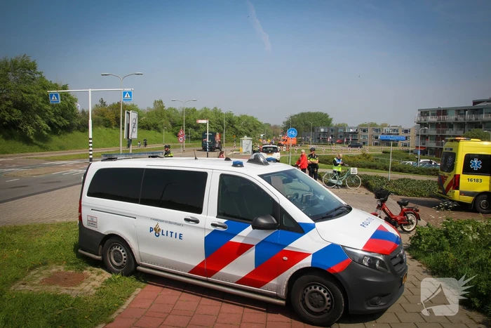 Brommerrijder aangereden door personenauto