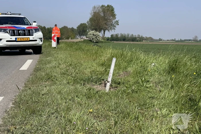 Auto belandt in de sloot