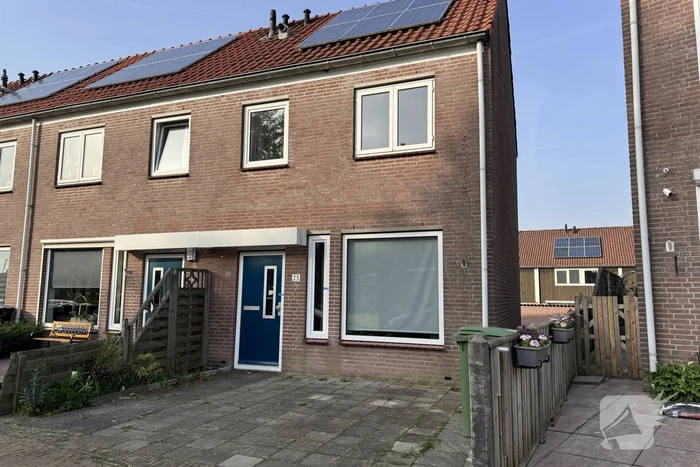 Woning en erf met opstallen gesloten wegens drugshandel