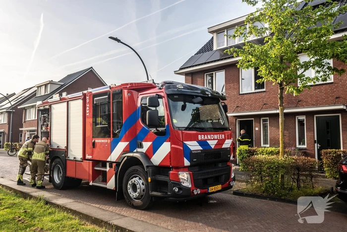 Kledingkast in slaapkamer vat vlam