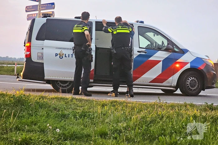 Arrestatie nadat automobilist op zijn kant raakt