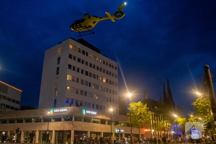 Traumahelikopter landt op kruising voor medische noodsituatie in bioscoop