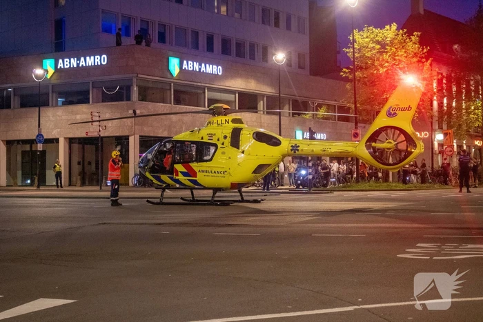 Traumahelikopter landt op kruising voor medische noodsituatie in bioscoop