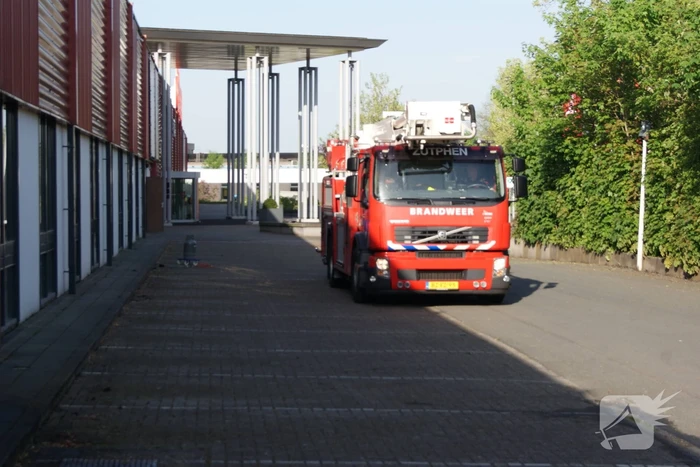 Brand bij bedrijf snel onder controle