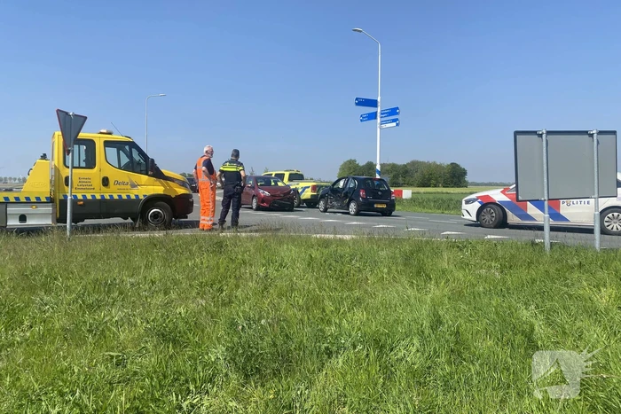 Schade na botsing tussen twee voertuigen